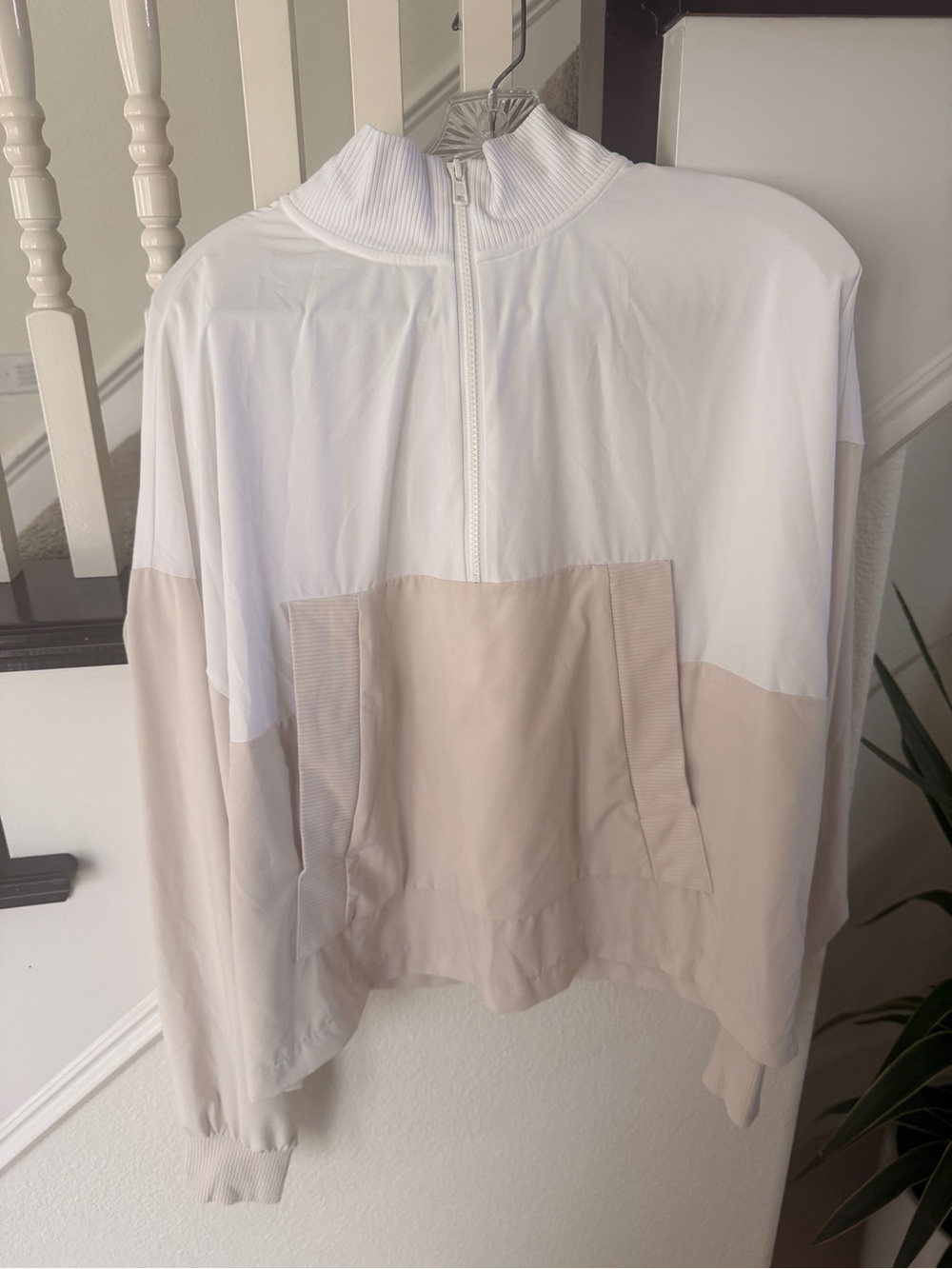 ALO Yoga White & Beige Half-Zip Colorblock Pullover
